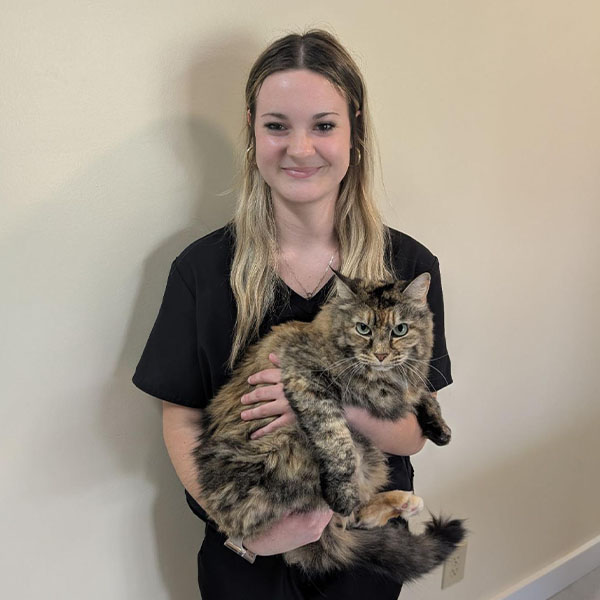 Alyssa Kennel Attendant